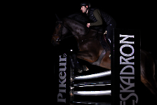 Eskadron / Dynamic Black-Deep Green-Poppy Red-White